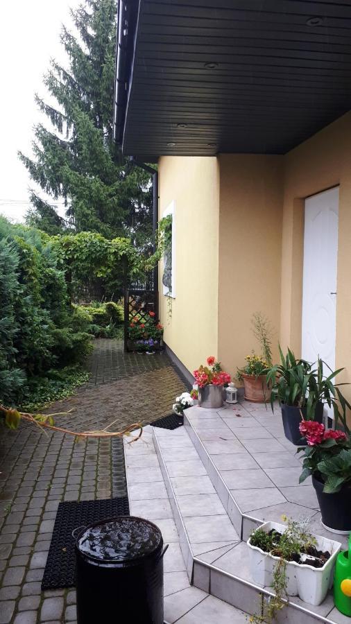 Apartament Z Parkingiem ワルシャワ エクステリア 写真